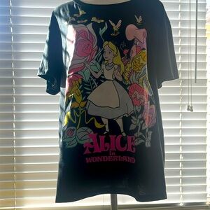 Disney Alice in wonderland shirt XXL